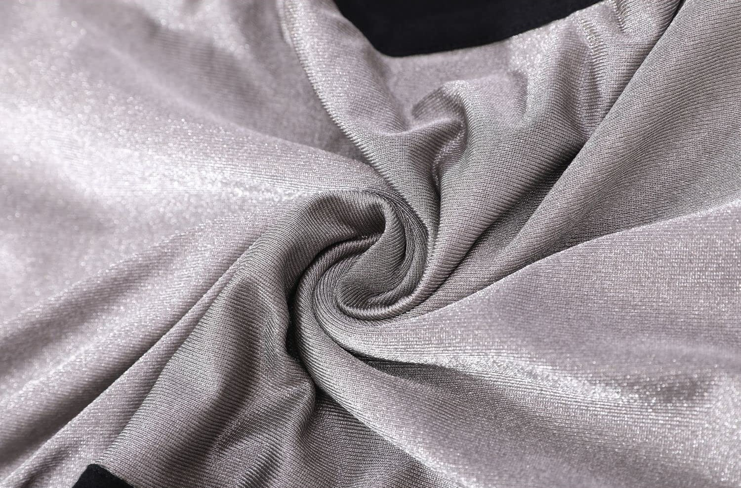 Tissu en fibre d'argent, bloque naturellement et très efficacement les ondes électromagnétique, tout en étant un tissu très doux et confortable.