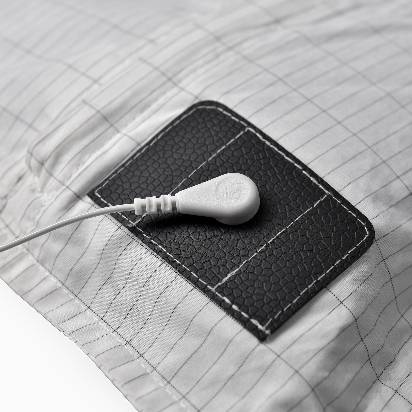Détendez-vous avec notre housse de coussin grounding : bien-être, mise à la terre naturelle, tissu doux et technologie sûre pour votre relaxation au quotidien.

